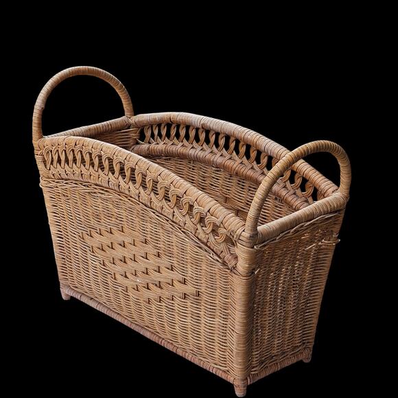 1960s Natural Rattan Handwoven Lacquered Magazine Rack Stand Basket Boho Chic - Picture 1 of 8